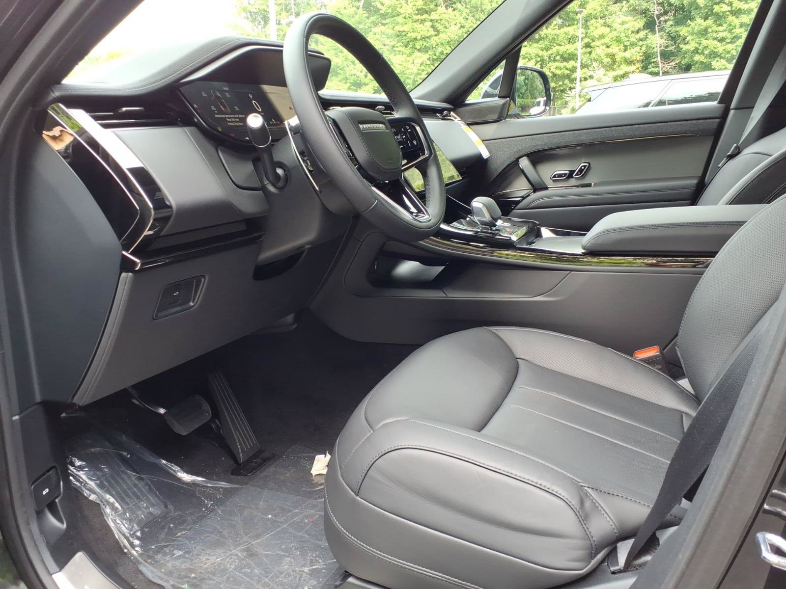 New 2027 Land Rover Range Rover Sport SE AWD/4WD image 17
