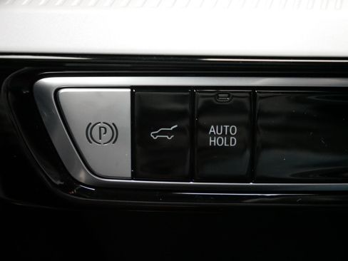 Certified 2025 Cadillac Optiq Luxury 2 w/ LPO, Floor Liner Package image 26