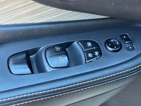 Used 2017 Nissan Murano S w/ Navigation Package image 13