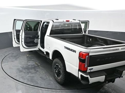 New 2026 Ford F250 Platinum w/ Tremor Off-Road Package image 43