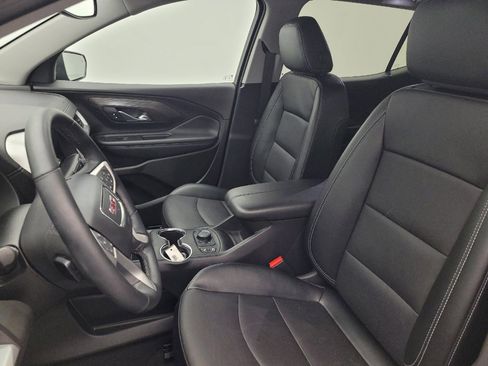 Used 2024 GMC Terrain SLT image 17