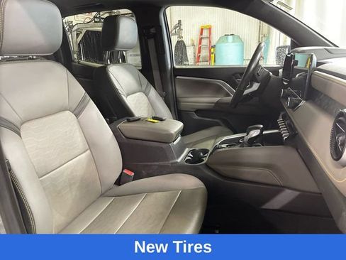 Used 2024 Chevrolet Colorado ZR2 w/ ZR2 Convenience Package III AWD/4WD image 26