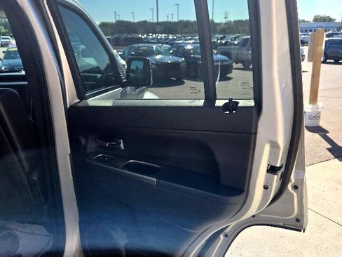 Used 2011 Jeep Liberty Limited Jet image 14