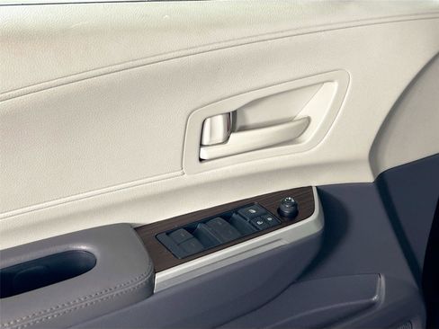Used 2022 Toyota Sienna LE image 18