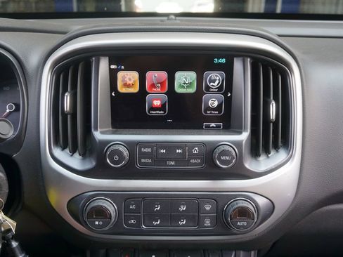Used 2017 Chevrolet Colorado LT AWD/4WD image 8