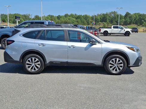 Used 2021 Subaru Outback image 7