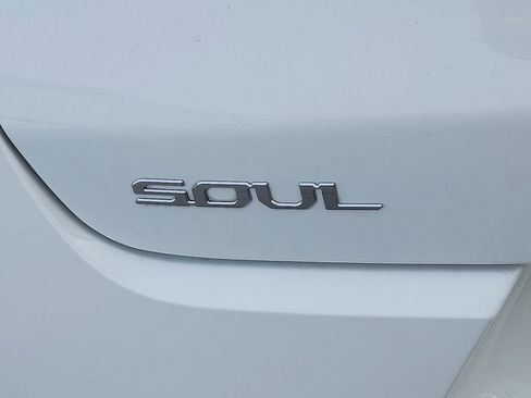 Certified 2025 Kia Soul S image 28