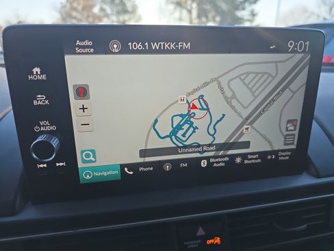 Used 2024 Honda Pilot Touring image 25