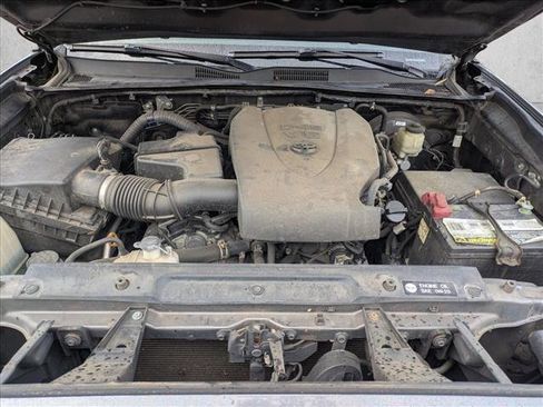 Used 2017 Toyota Tacoma TRD Off-Road image 21