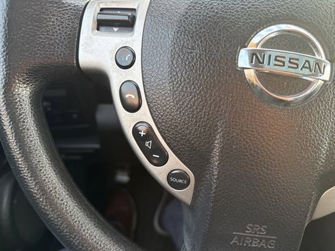 Used 2011 Nissan Rogue SV w/ Premium Pkg image 30