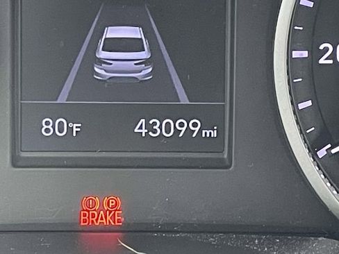 Used 2020 Hyundai Elantra SEL FWD image 21