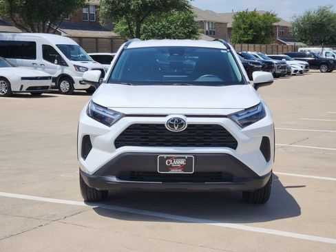 Used 2025 Toyota RAV4 XLE FWD image 10