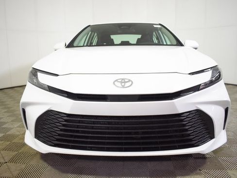 Used 2025 Toyota Camry LE image 2