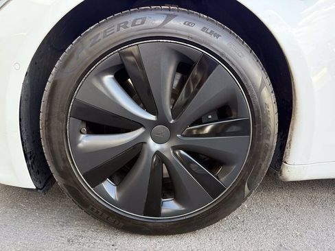 Used 2022 Tesla Model S AWD/4WD image 39