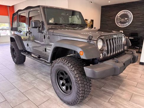 Used 2017 Jeep Wrangler Unlimited Sport w/ Quick Order Package 24S AWD/4WD image 11