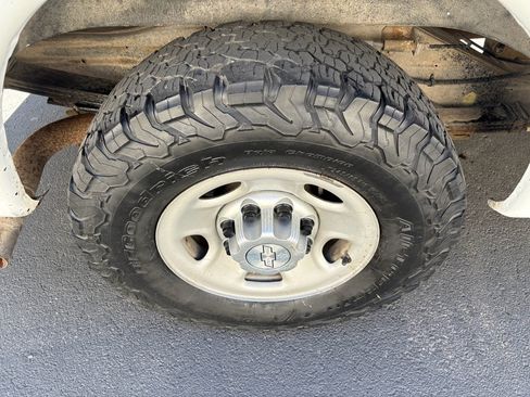 Used 2017 Chevrolet Express 2500 Extended image 15