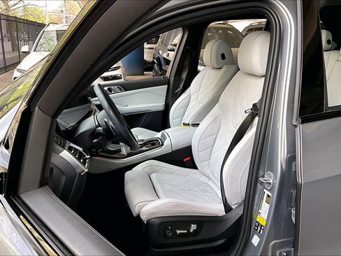 Certified 2024 BMW X5 xDrive40i w/ M Sport Package image 7