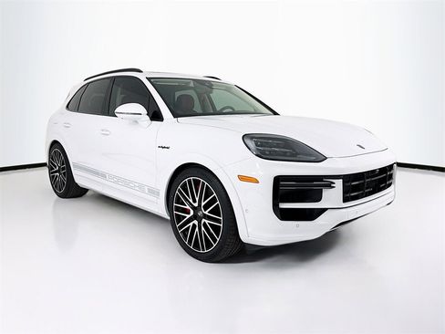New 2026 Porsche Cayenne Turbo image 7