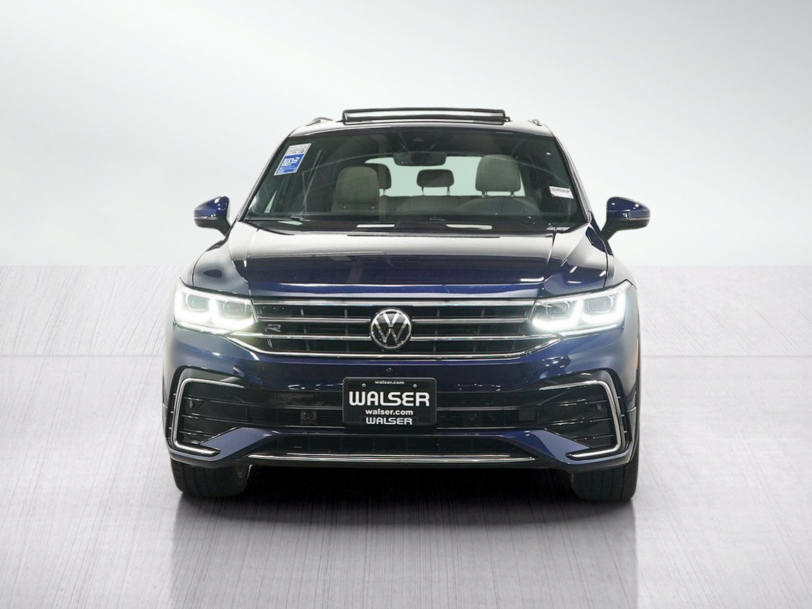 Used 2024 Volkswagen Tiguan SEL R-Line AWD/4WD image 8