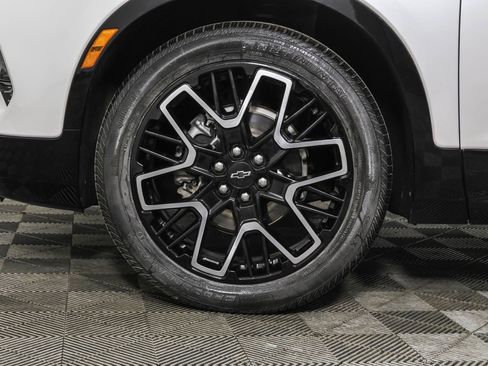 Certified 2023 Chevrolet Blazer RS w/ Driver Confidence II Package image 18