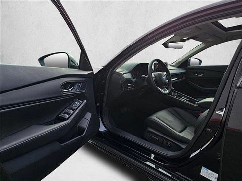 Used 2025 Honda Accord Touring image 18