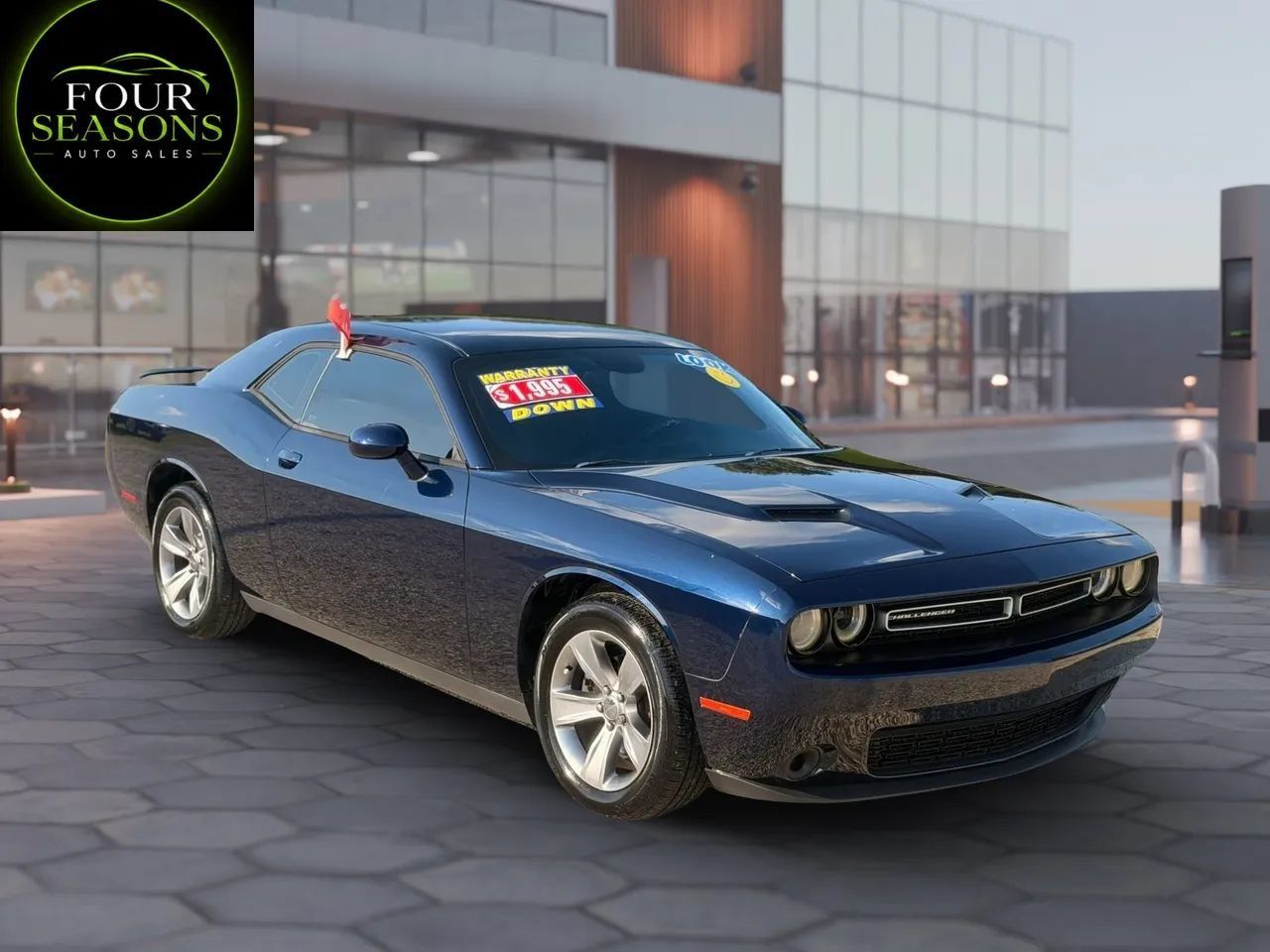 Used 2015 Dodge Challenger SXT RWD image 4