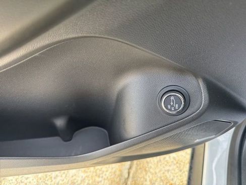 Used 2025 Chevrolet TrailBlazer ACTIV w/ Convenience Package image 15