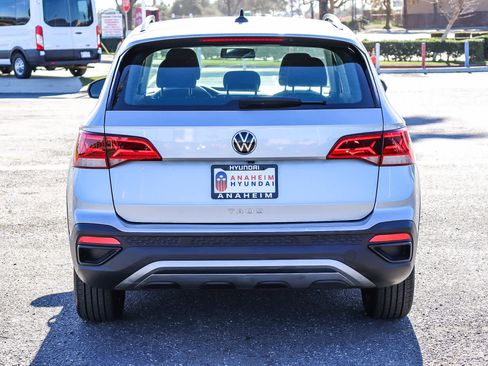 Used 2022 Volkswagen Taos S image 6