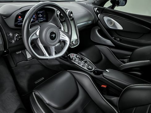 Used 2021 McLaren GT image 20