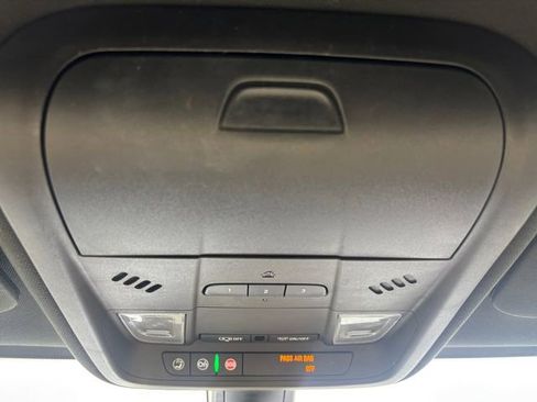 Used 2019 Cadillac XT5 FWD image 8