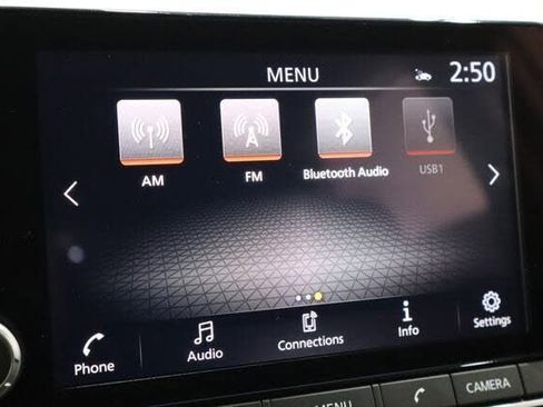 Used 2024 Nissan Rogue SV FWD image 40