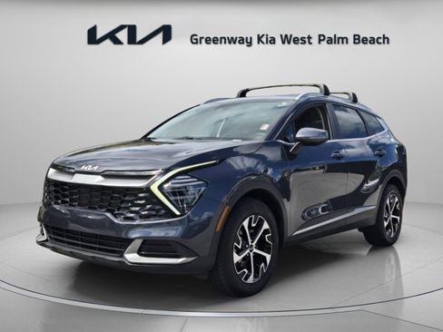 Used 2024 Kia Sportage EX image 3