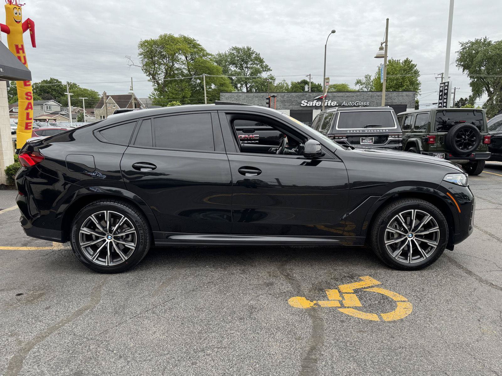 Used 2025 BMW X6 xDrive40i AWD/4WD image 12