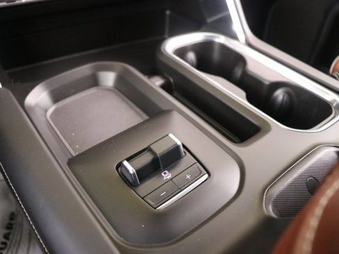 Used 2025 GMC Sierra 3500 Denali Ultimate image 30