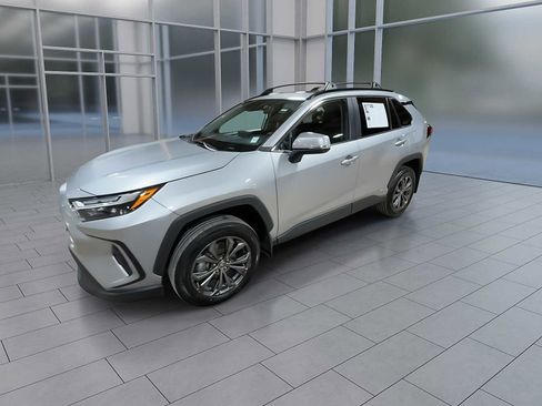 Certified 2024 Toyota RAV4 XLE Premium image 4