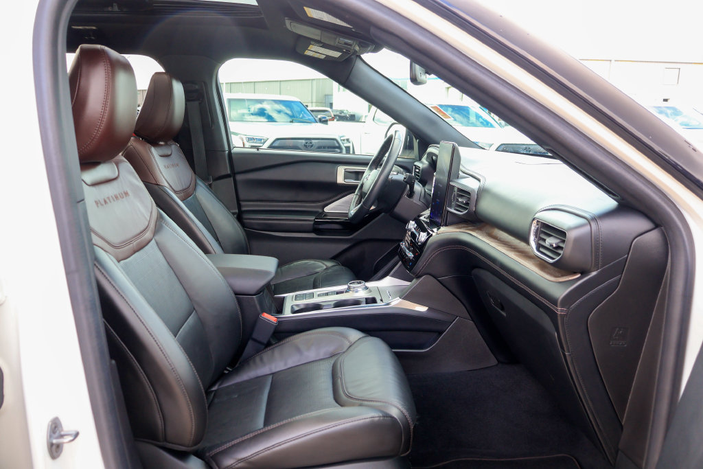 Used 2022 Ford Explorer Platinum w/ Equipment Group 601A RWD image 10