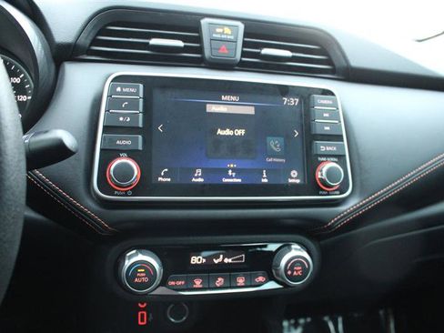 Used 2022 Nissan Versa SR image 16