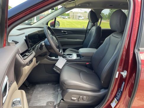 New 2026 Kia Carnival EX FWD image 8