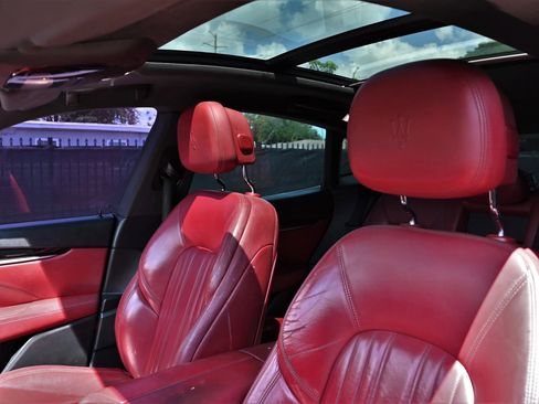 Used 2017 Maserati Levante image 19