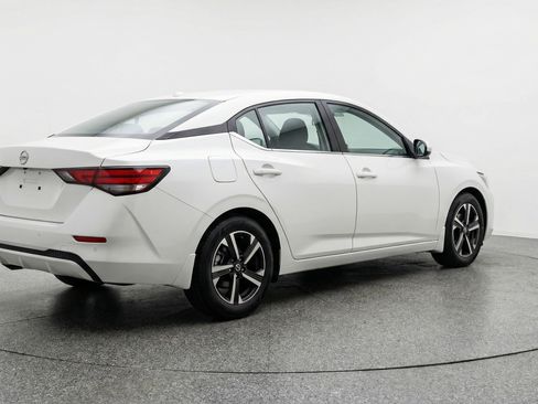 Used 2025 Nissan Sentra SV FWD image 9