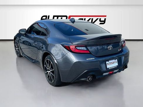 Used 2023 Toyota GR86 Premium w/ ALL Weather Mat Package (TMS) RWD image 5