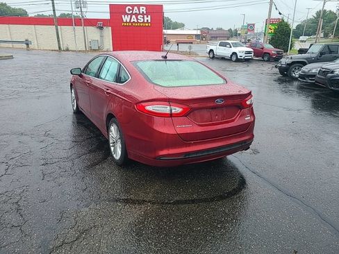 Used 2015 Ford Fusion SE w/ Equipment Group 202A FWD image 4