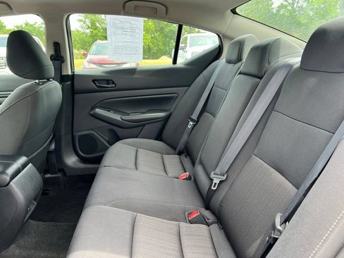 Used 2025 Nissan Altima 2.5 SV FWD image 5