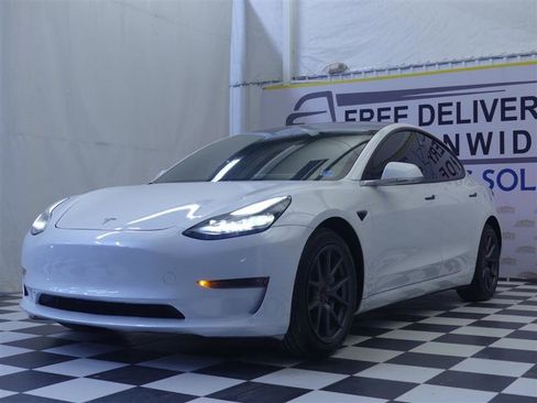 Used 2023 Tesla Model 3 Standard Range RWD image 3