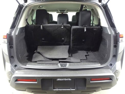 Used 2024 Nissan Pathfinder SV image 10
