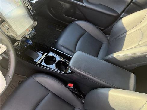 Used 2017 Toyota Prius Prime Advanced image 14