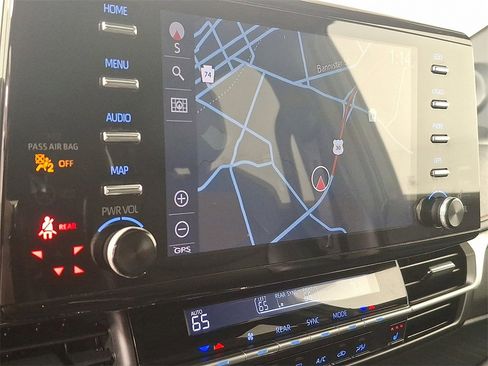 Used 2021 Toyota Sienna XSE w/ XSE Plus Package image 3