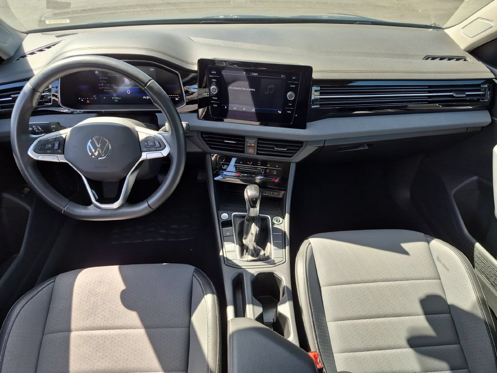 Used 2025 Volkswagen Jetta SE FWD image 26