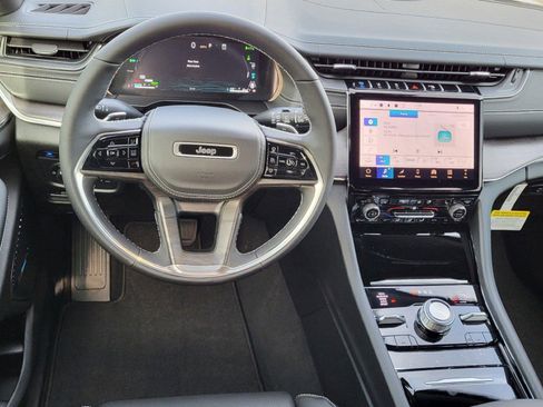 New 2024 Jeep Grand Cherokee Overland w/ Luxury Tech Group IV image 22