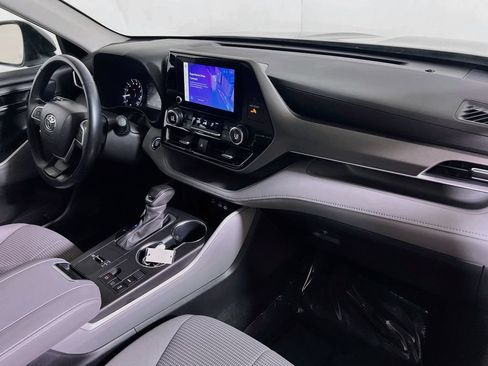 Certified 2023 Toyota Highlander LE FWD image 26